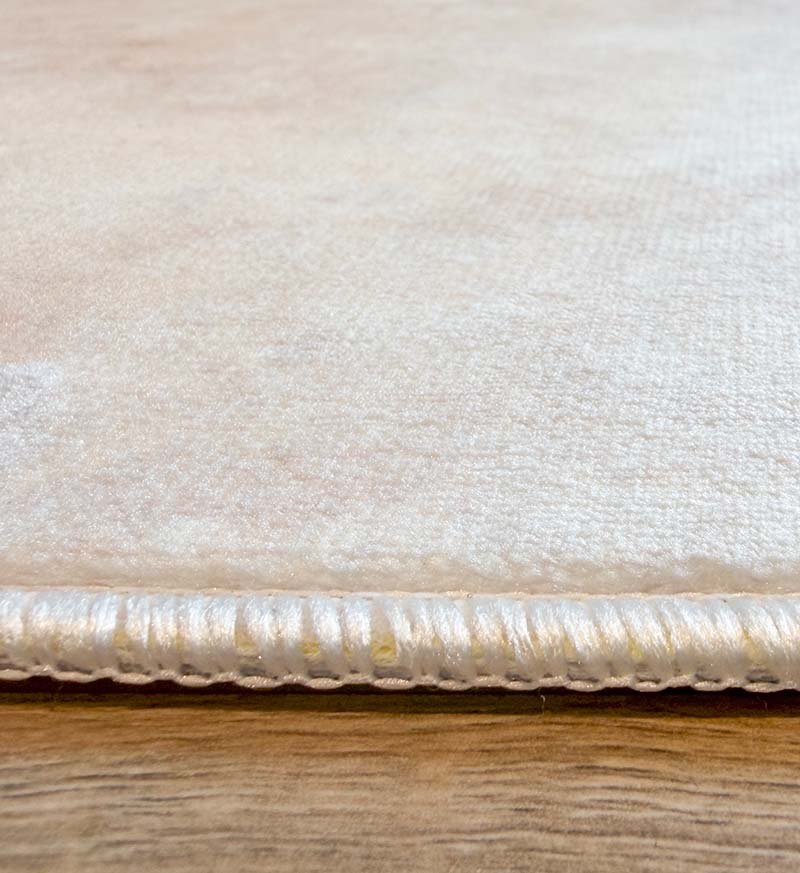 Yara schlichter, moderner, weicher und glänzender Teppich in Beige