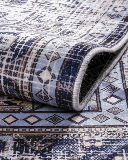 Antika vintage színes puha és fényes szőnyeg 