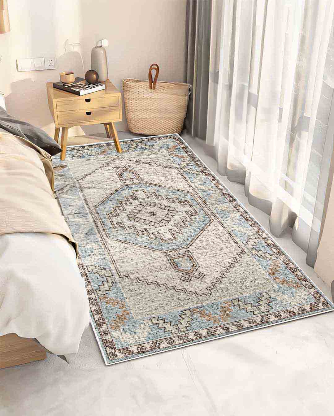 Grüner, farbenfroher, weicher und glänzender Vintage-Teppich 