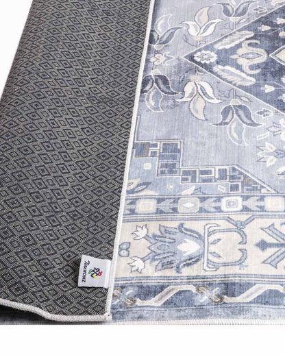 Weicher und glänzender Perserteppich von Koka 