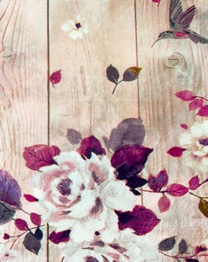Teppich mit Blumen und Holzoptik – Romantischer Designerteppich in Beige Rosa