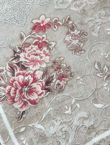 Klassischer Teppich mit Blumenmuster – Beige Rosa Teppich im romantischen Stil