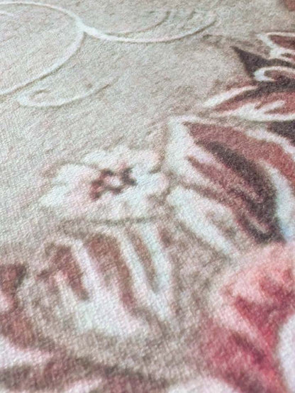 Klassischer Teppich mit Blumenmuster – Beige Rosa Teppich im romantischen Stil